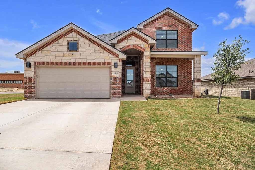 4 bed, 3.0 bath, 2325 sqft, $3,100 — Photo 1