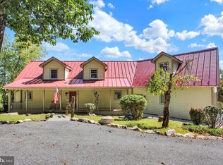 1060 Kuhn Rd, Boiling Springs, PA 17007