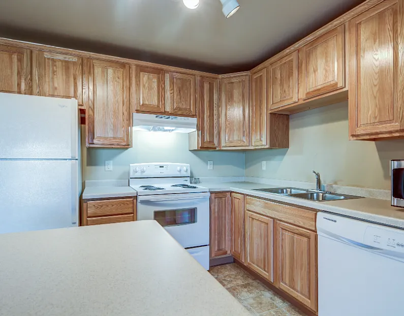 Ontario Road Apartment — Photo 4