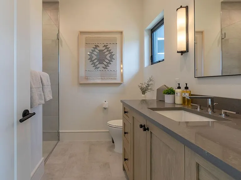 402 Hidden Hollow Dr — Photo 32