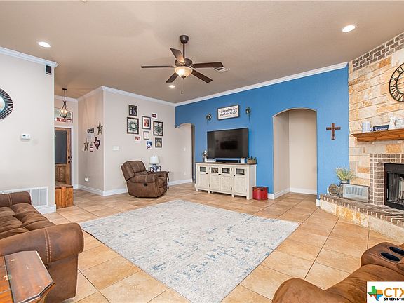 4th image of 887 Pheasant Cir