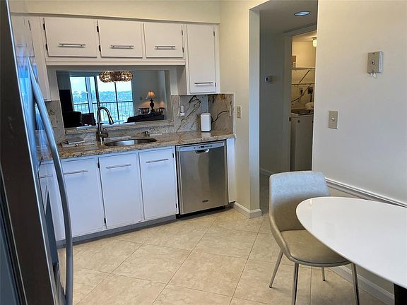 4th image of 7260 Kinghurst Drive #606