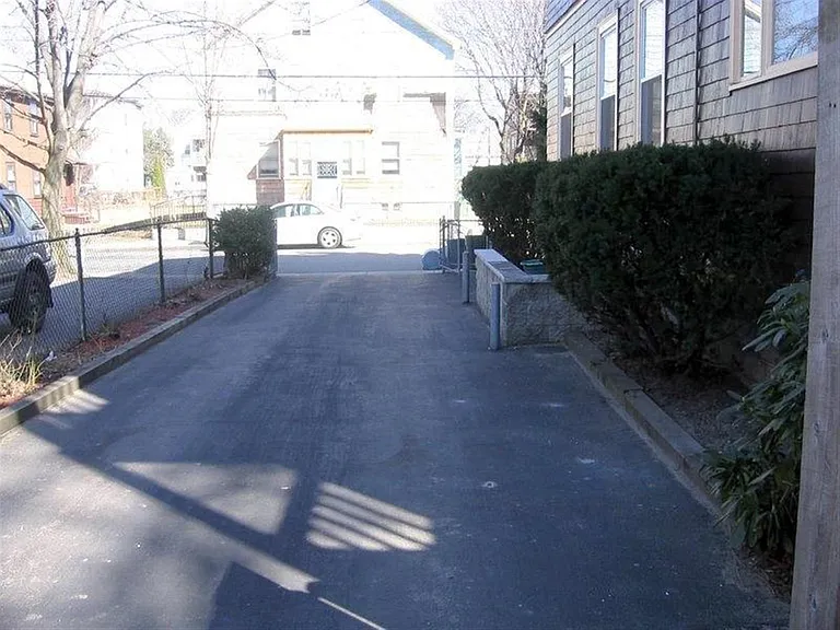 17 Montgomery St #2 — Photo 4