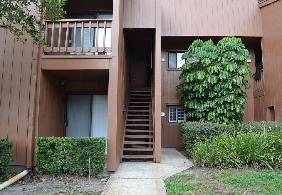 1st image of 1090 E Michigan St