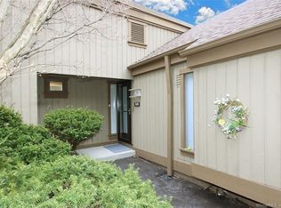 76 Heritage Vlg #D, Southbury, CT 06488