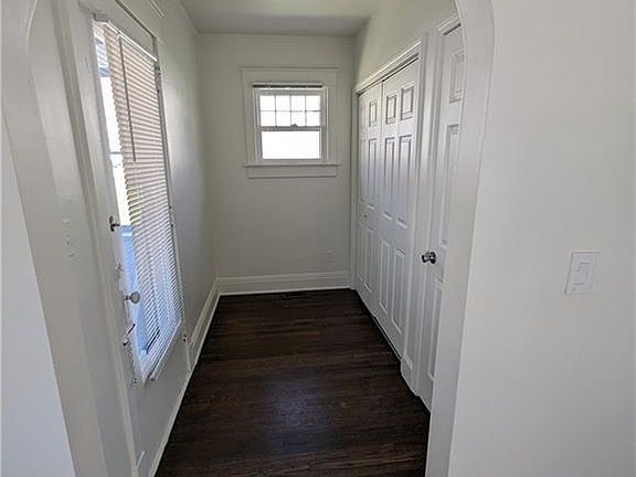 4th image of 413 N Drury Ave