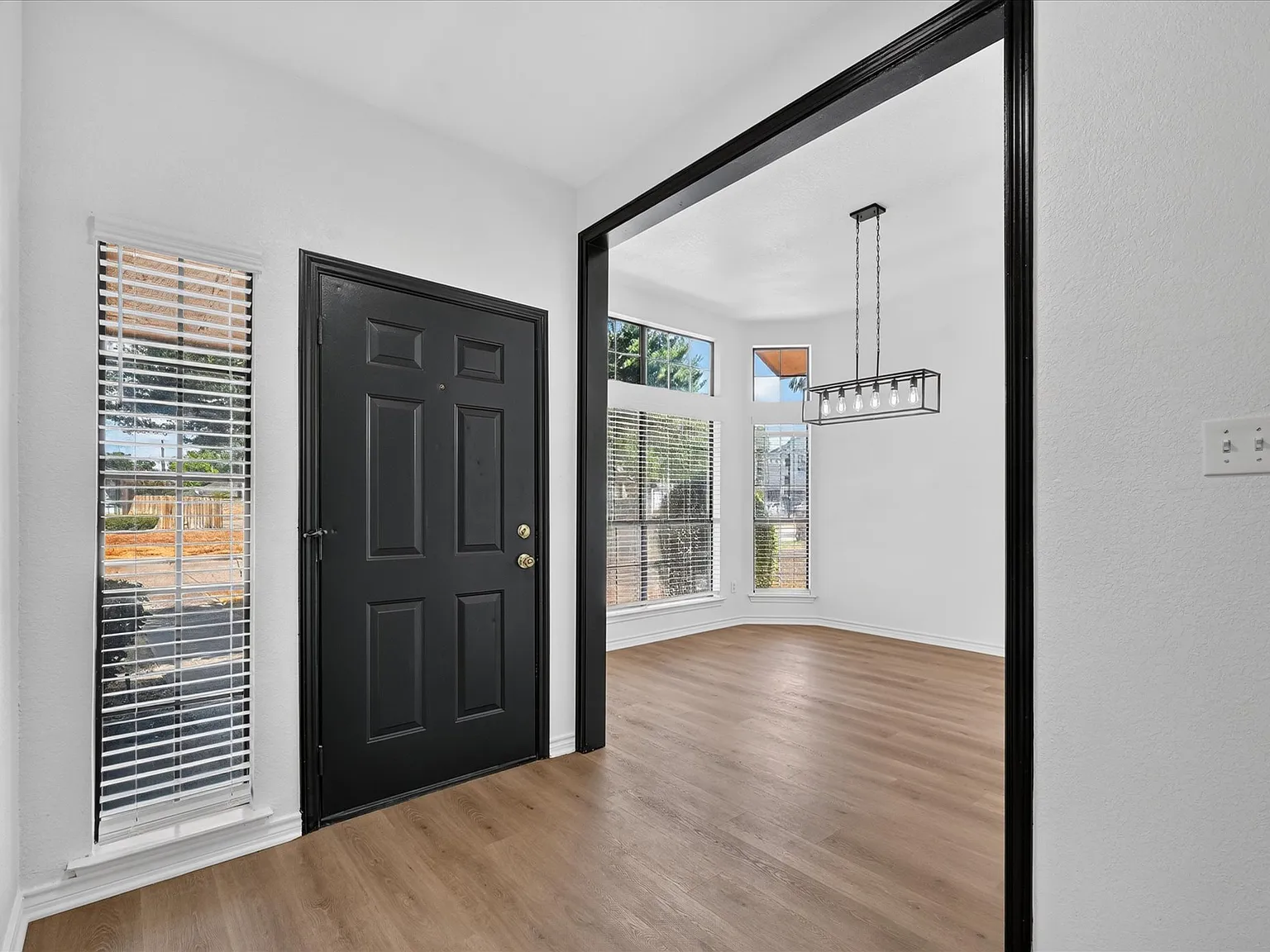 3 bed, 2.5 bath, 2214 sqft, $2,650 — Photo 4