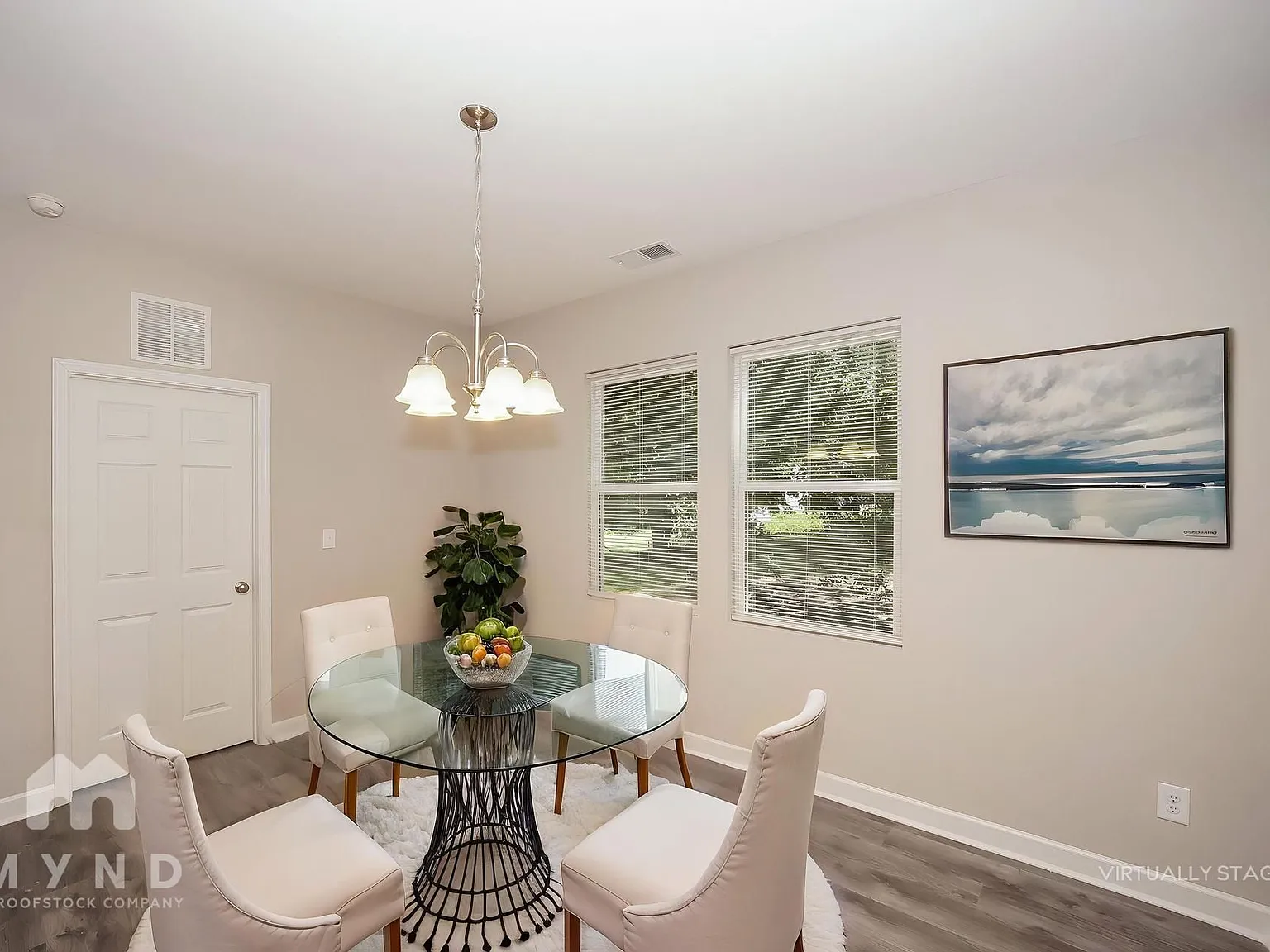 3 bed, 2.0 bath, 1360 sqft, $1,645 — Photo 3