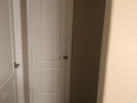 Hallway: extra rooms & bath