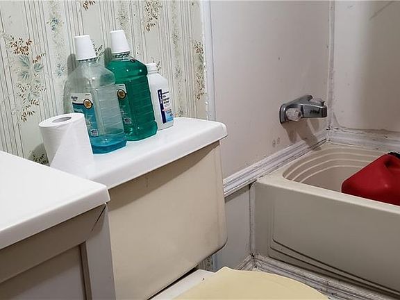 4th image of 5550 SE 135th St