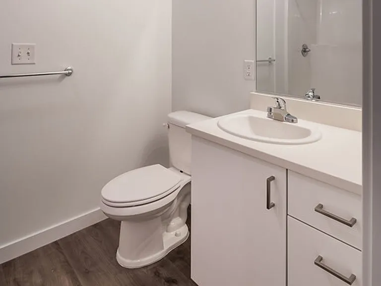 54 Woodstock Apartments~ Great Location ~Vibrant Neighborhood — Photo 16