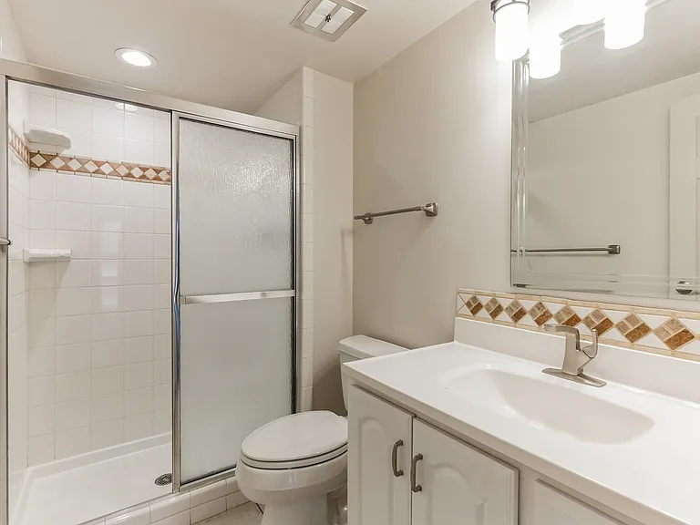 130 N Pearl St #703 — Photo 14