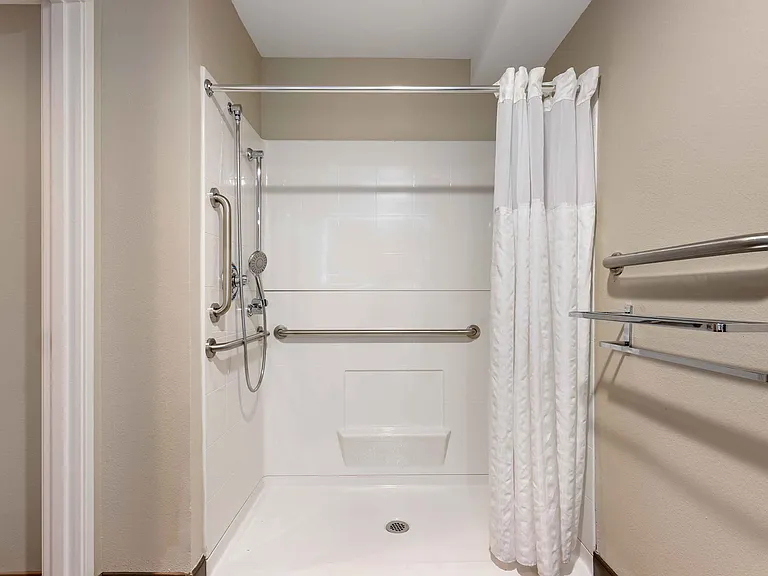 1215 N Hayden Meadows Dr — Photo 40