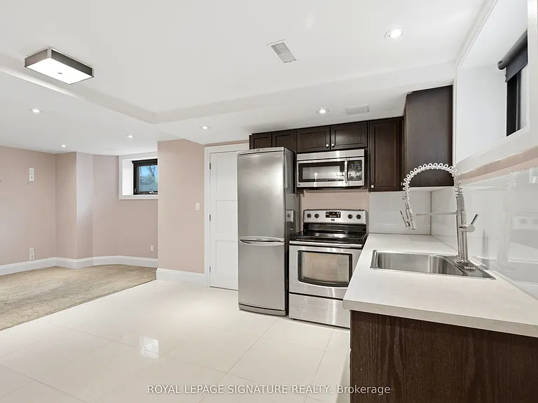 64 Four Oaks Gate #BASEMENT — Photo 7