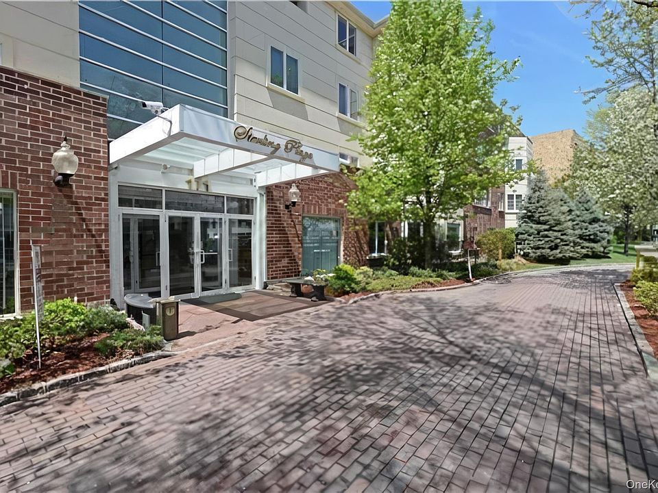 1st image of 171 Great Neck Road #4R