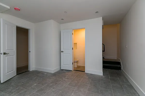 Rented by Nooklyn NYC LLC | media 34