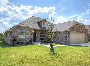 8420 Overlook Trl, Claremore, OK 74019