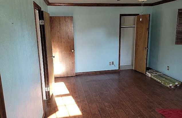 2nd image of 1216 W Demont St