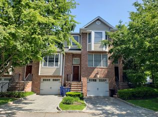 3 Cobblestone Way #3, Tenafly, NJ 07670