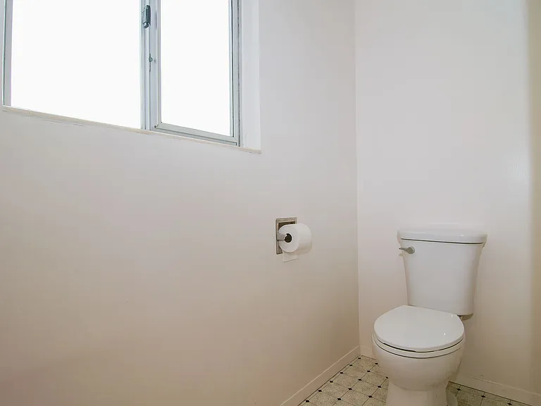 9244 Greenwood Ave N — Photo 22