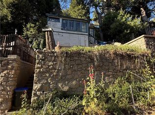 25141 Grand View Dr, Crestline, CA 92325