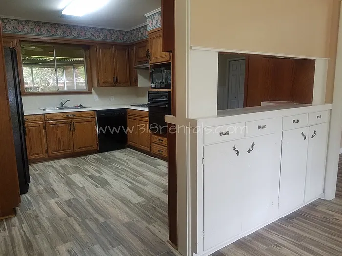 510 E Southfield Rd — Photo 3