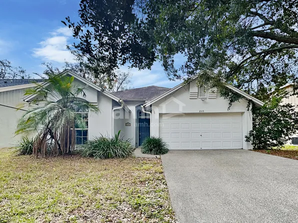 2315 Kenwick Dr, Valrico, FL 33596