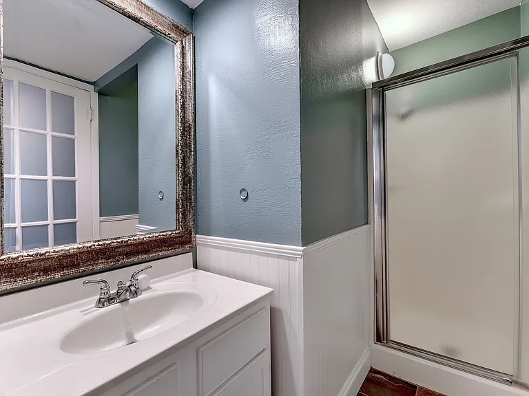 31 Marina Cir — Photo 16