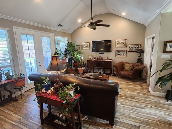 3rd image of 4742 Snow Dr