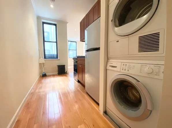 216 West 16th Street image 1 of 8