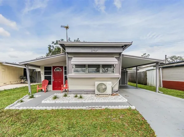 37437 Ray Dr, Zephyrhills, FL 33541