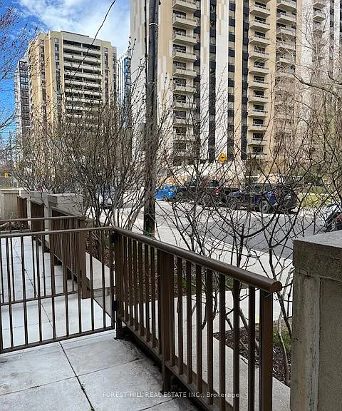 310 Tweedsmuir Ave #Townhouse 2 — Photo 6