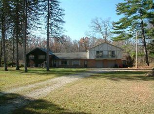 7865 Summerfield Rd, Lambertville, MI 48144