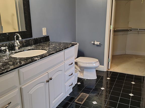 4th image of 5 Lorrimel Dr