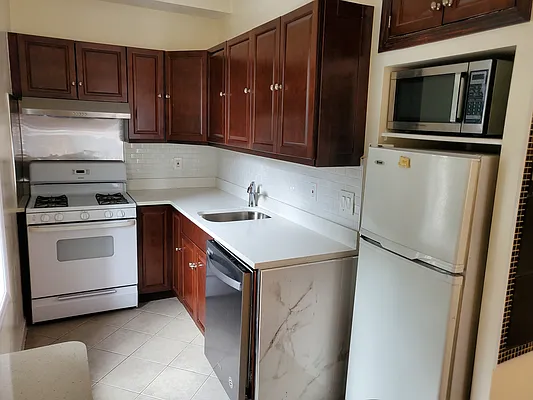 Rented by Mahzari Realty Inc | media 18