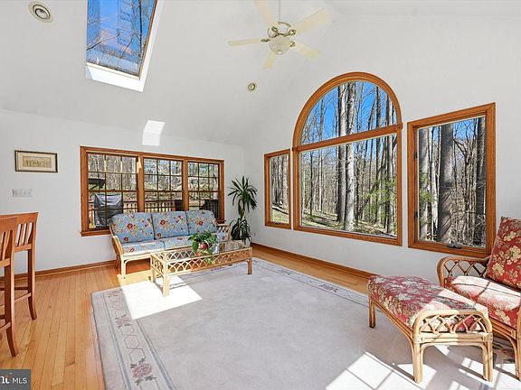 3rd image of 100 Hidden Hills Rd