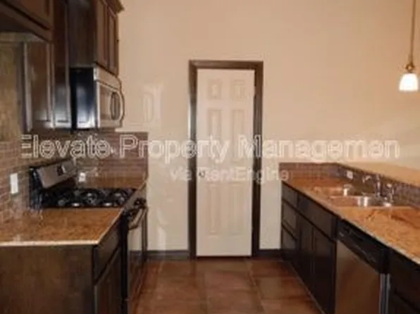10705 SW 23rd Ter, Yukon, OK 73099