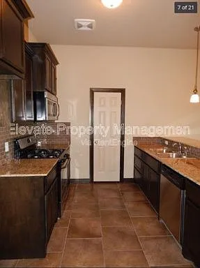Building Photo - 10705 SW 23rd Ter