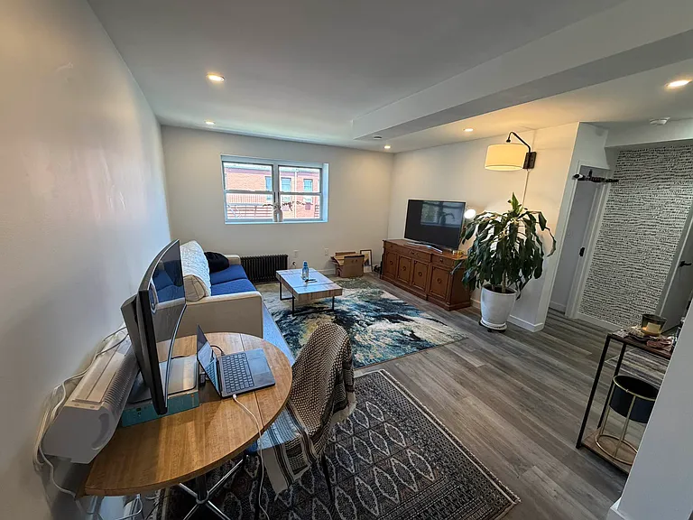 853 Halsey St #4B — Photo 3