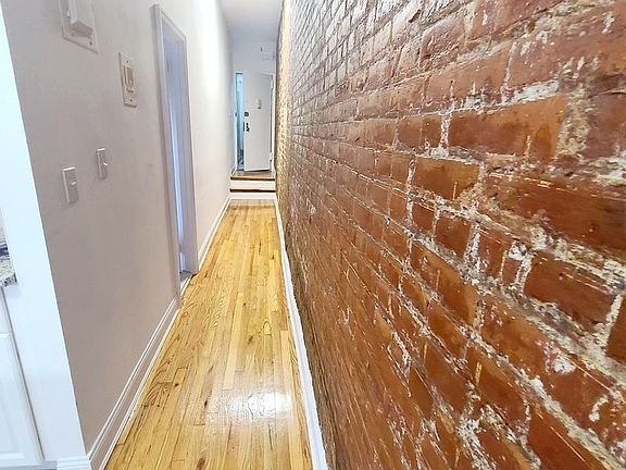5th image of 102 W 74th St #3R