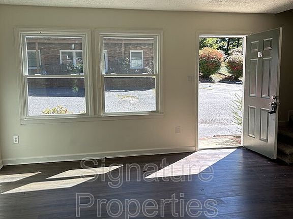 3rd image of 1055 Rives Rd APT 12