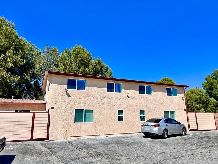 14475 Foothill Blvd #10 — Photo 21
