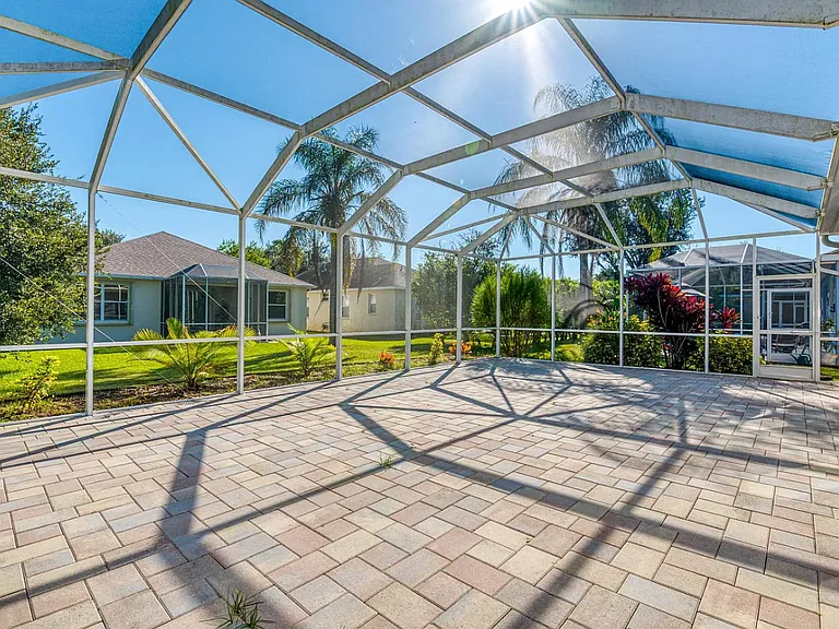 6221 Foxglove Ln — Photo 11