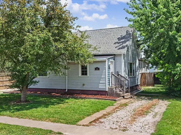 315 N Main St, Arrowsmith, IL 61722