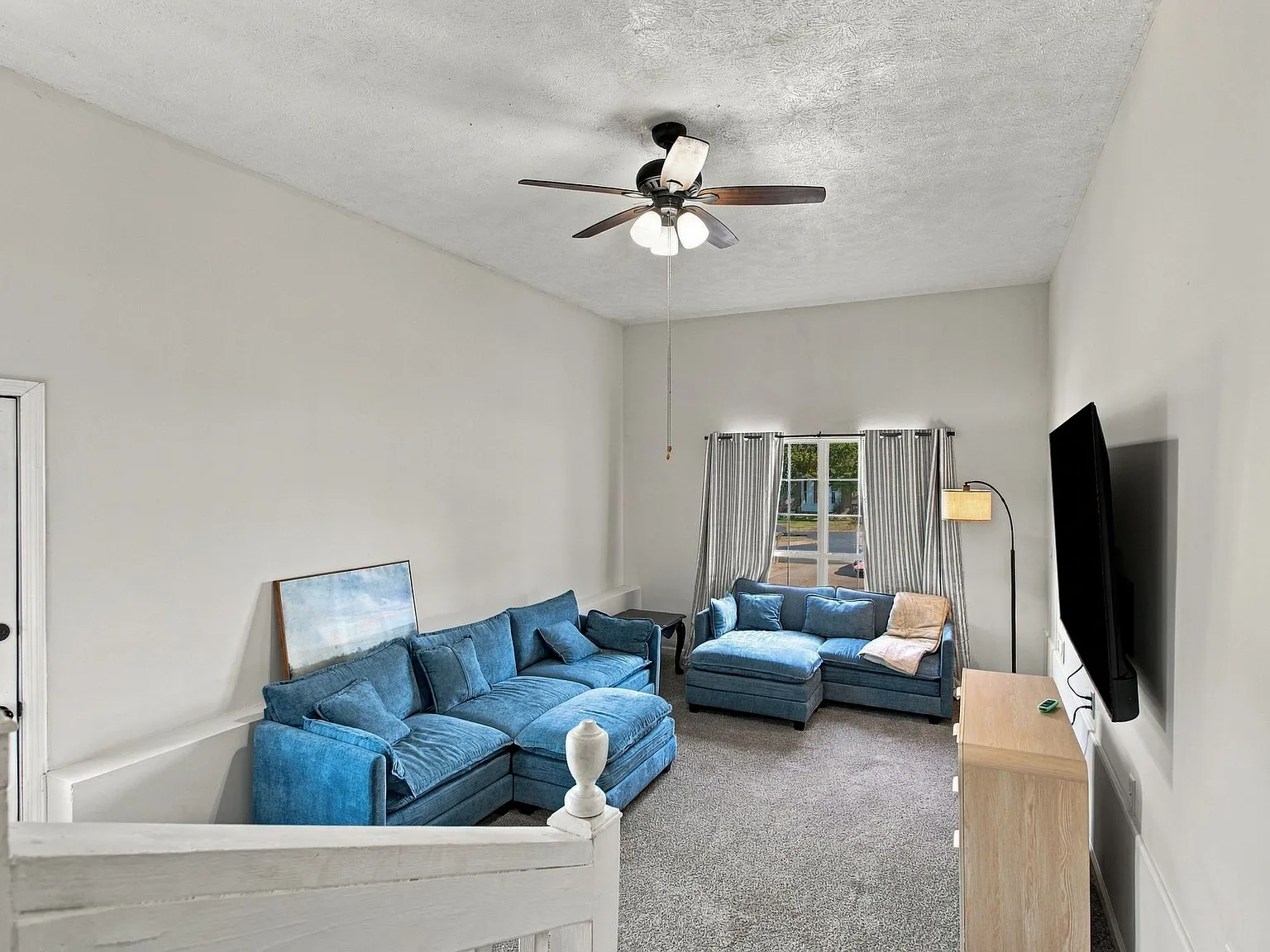 4 bed, 2.5 bath, 1849 sqft, $6,500 — Photo 2