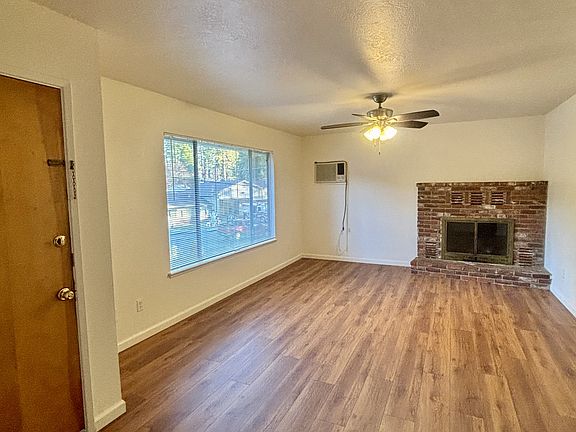 4th image of 297 Cornwall Ave