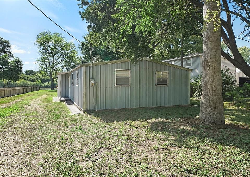 1st image of 1402 County Road 243