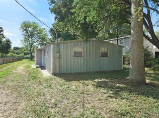 1402 County Road 243, Bay City, TX 77414