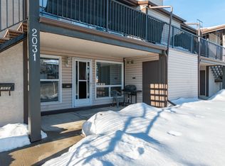 2031 Saddleback Rd NW, Edmonton, AB T6J4T4