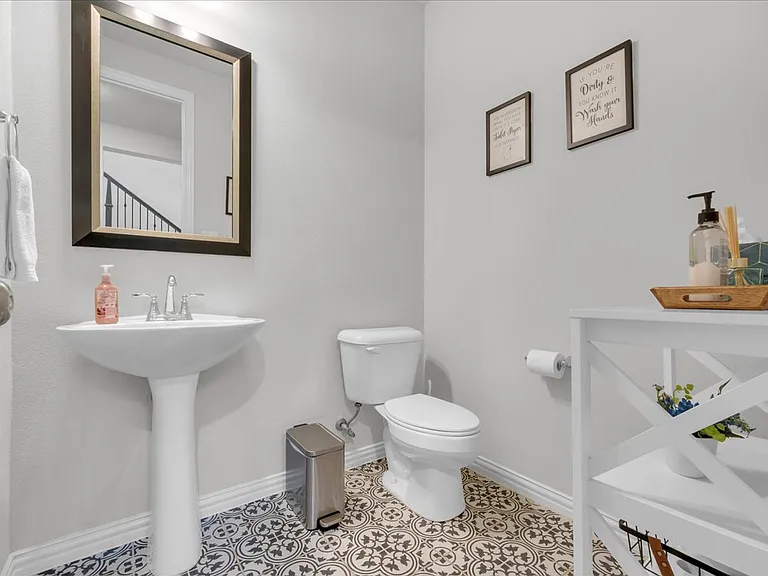 3905 Saint Ives Ln — Photo 27